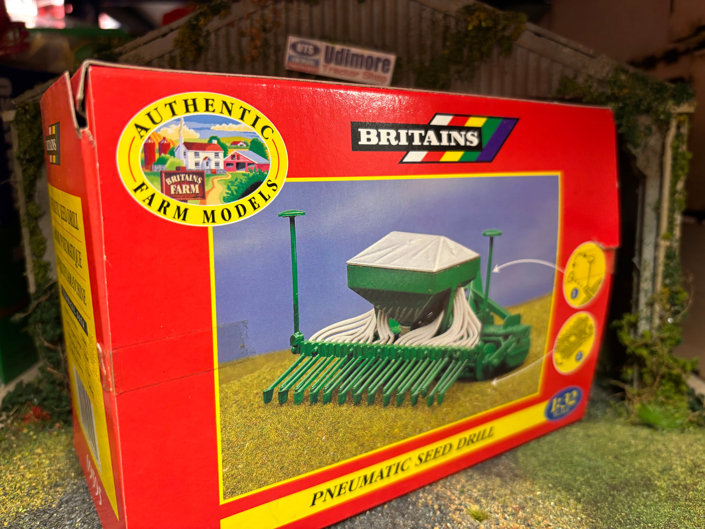 Vintage Britains Pneumatic Seed Drill 1:32 scale boxed Obsolete 09595