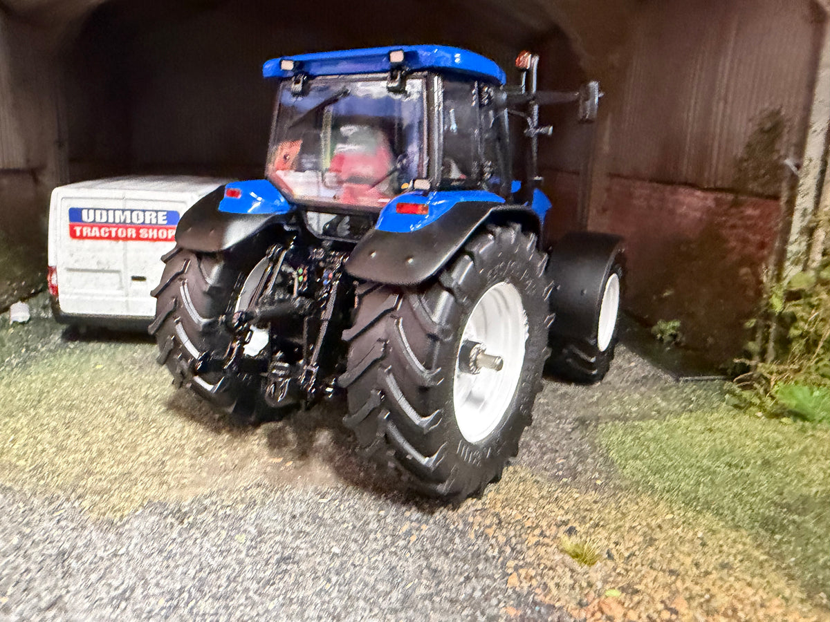 Limited Edition New Holland TM 175 Gen 2 Front weight Tractor 1:32 scale Boxed ROS