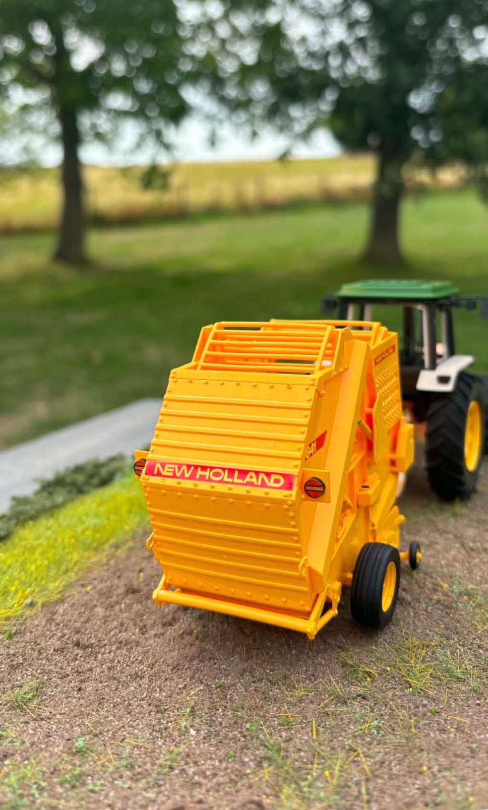 MAP Miniagripassion New Holland 841 Baler Yellow Version Scratch-Built UTS Exclusive – 1:32 Scale – COLLECTION ONLY