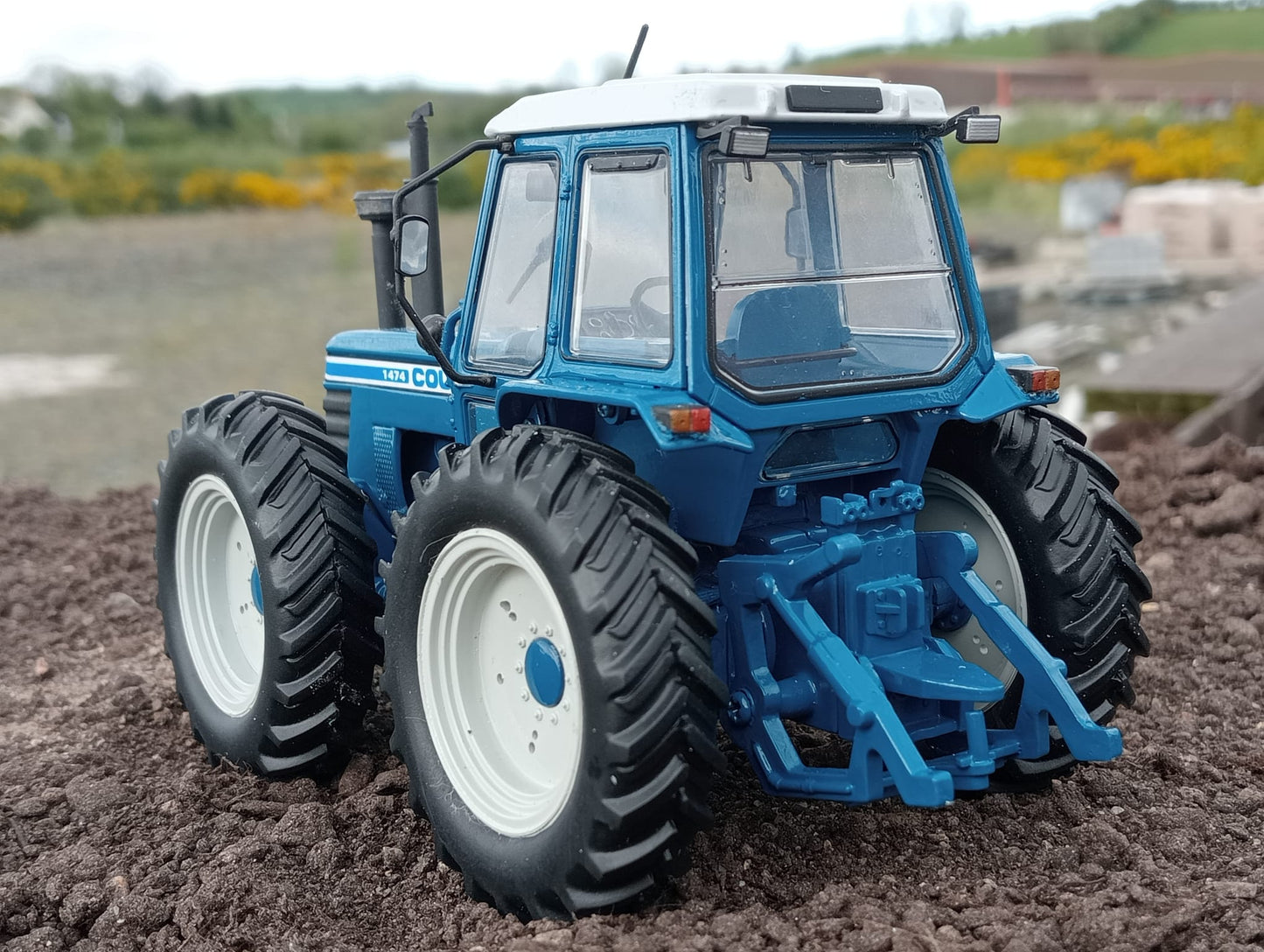 TAB MODELS Ford County 1474 Shortnose Tractor 1:32 scale UH Due 12th May
