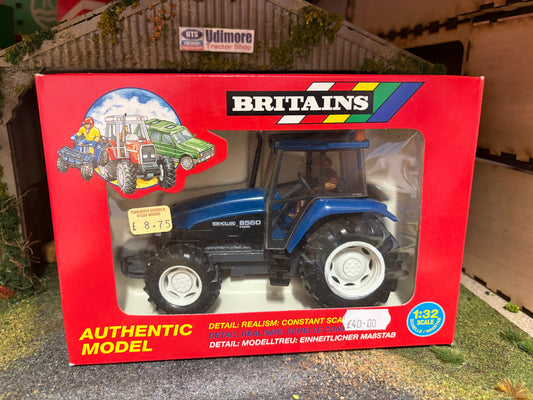 9488 Britains Ford New Holland 8560 Tractor in original  Box obsolete VINTAGE