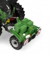 5343 Universal Hobbies Amazone T pack Packer BOXED 1:32 scale Image