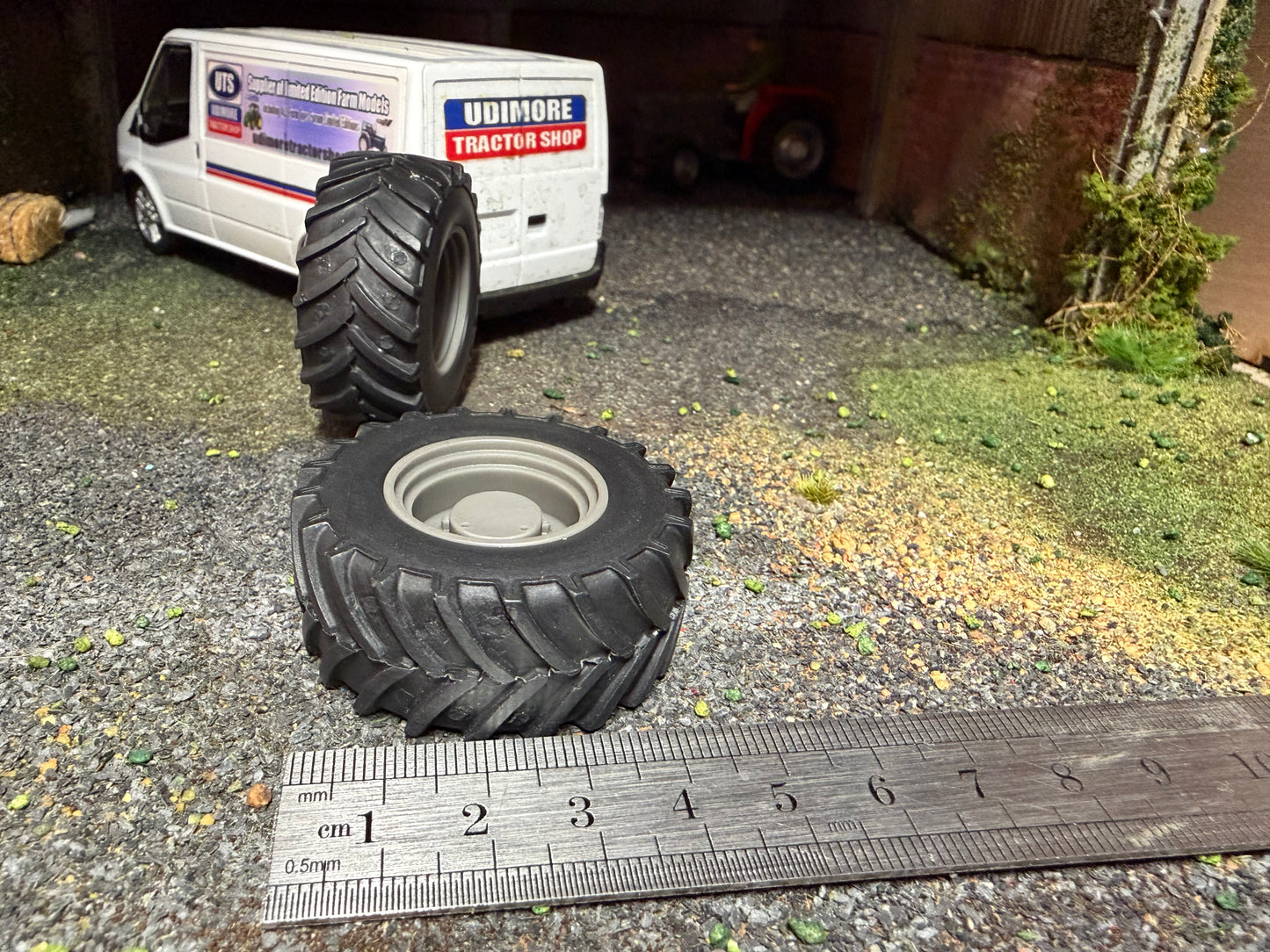 04271 G pair of 4wd Tractor Front wheels 47mm x 20mm  Artisan32 farm machinery 1:32 scale