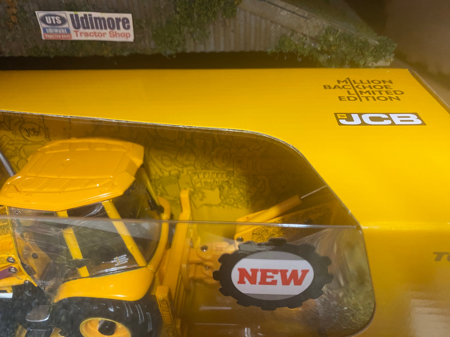 Limited Edition Britains JCB Millionth Backhoe Loader 1:32 scale New BOXED 43411