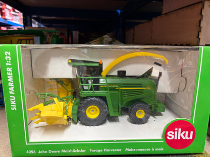 Siku 4056 John Deere 7500 Forage Harvester 2003 1:32 Scale – Boxed Obsolete