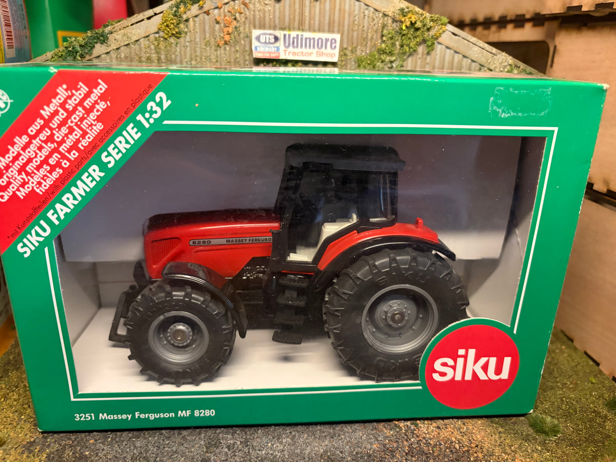 RARE Siku Massey Ferguson 8280 Tractor 3251 – 1:32 Scale Boxed
