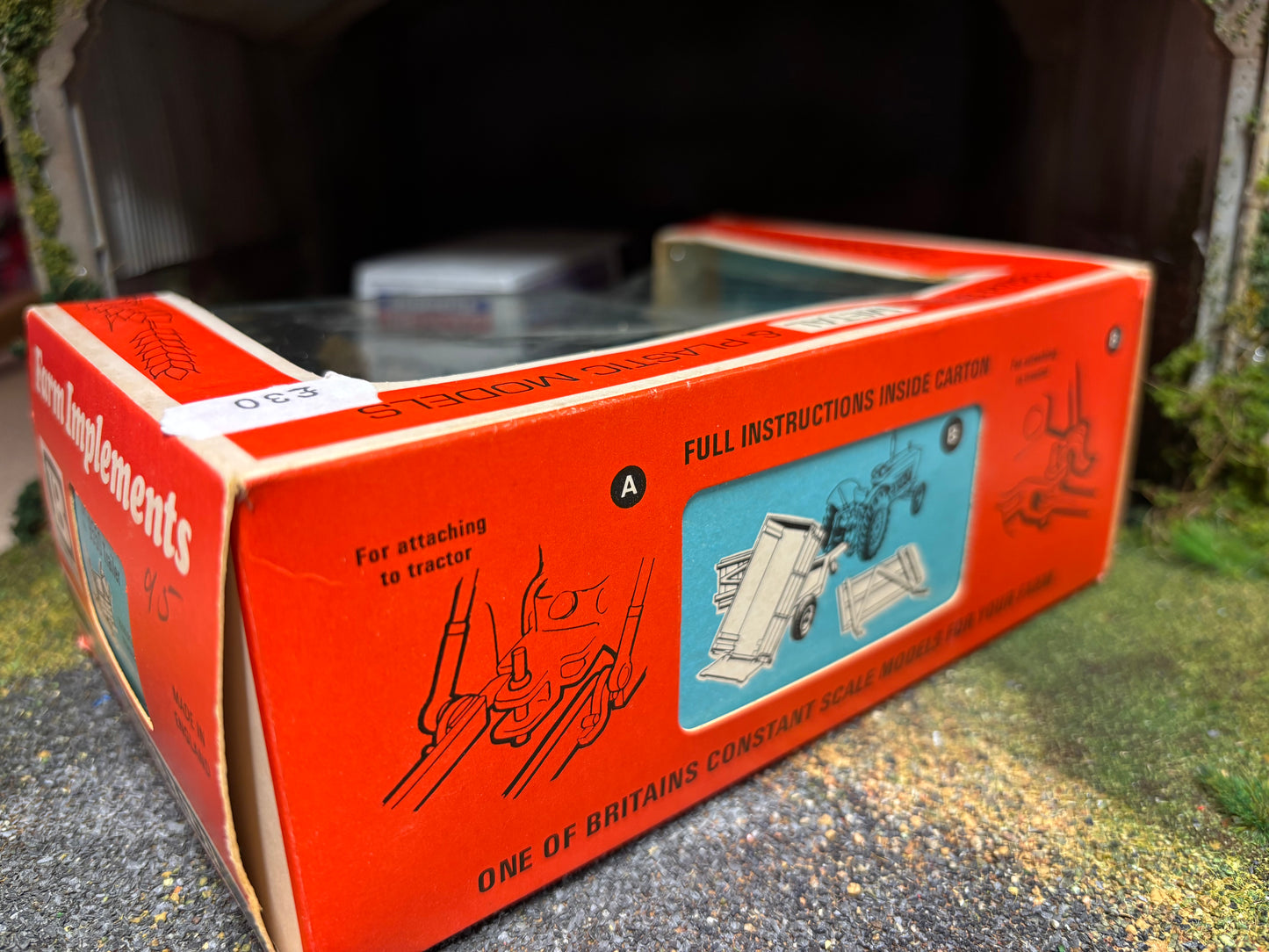 9550 Vintage Britains Rare Green tipping Bale Trailer 1:32 scale STRAW box