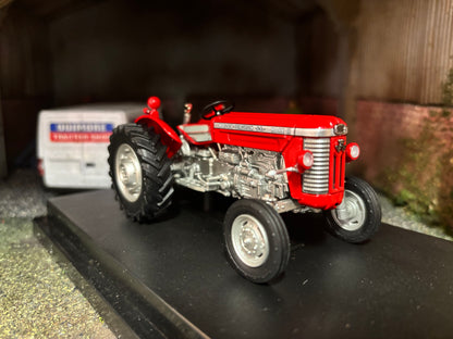 6395 Universal Hobbies Massey Ferguson 65 mk 2 tractor BOXED 1:32 scale NEW