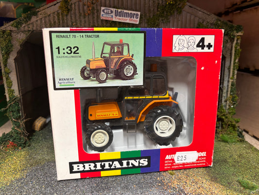 9492 VINTAGE Britains Renault 70-14 Tractor 1:32 scale obsolete