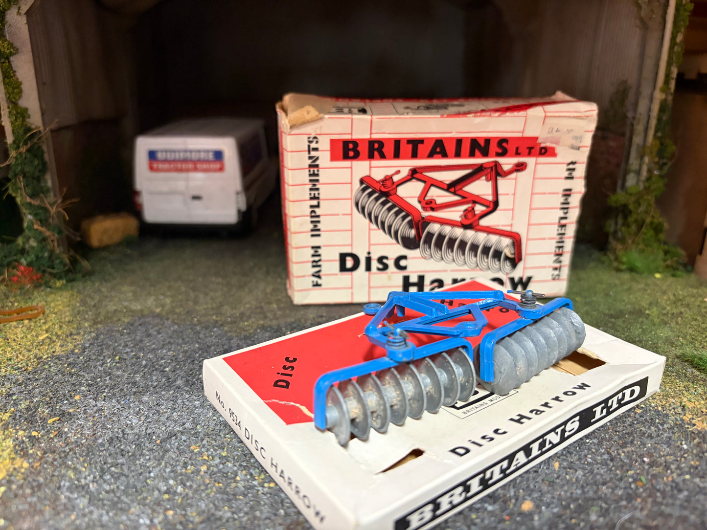 Vintage Britains Blue Disc harrow First Edition 1:32 Scale Boxed Obsolete - 9534