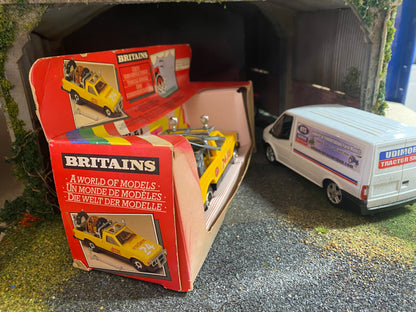 9573 Vintage Britains Chevy Farm service Vehicle 1:32 scale