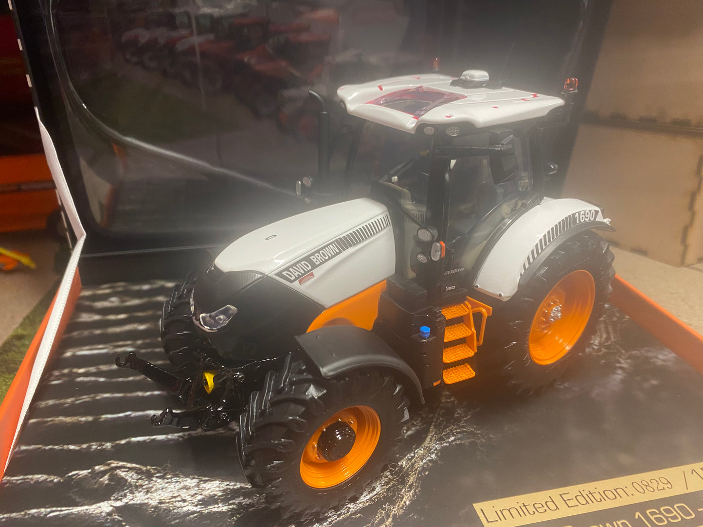 6734 Limited Edition Universal Hobbies David Brown 1690 2024 Tractor BOXED 1:32 scale