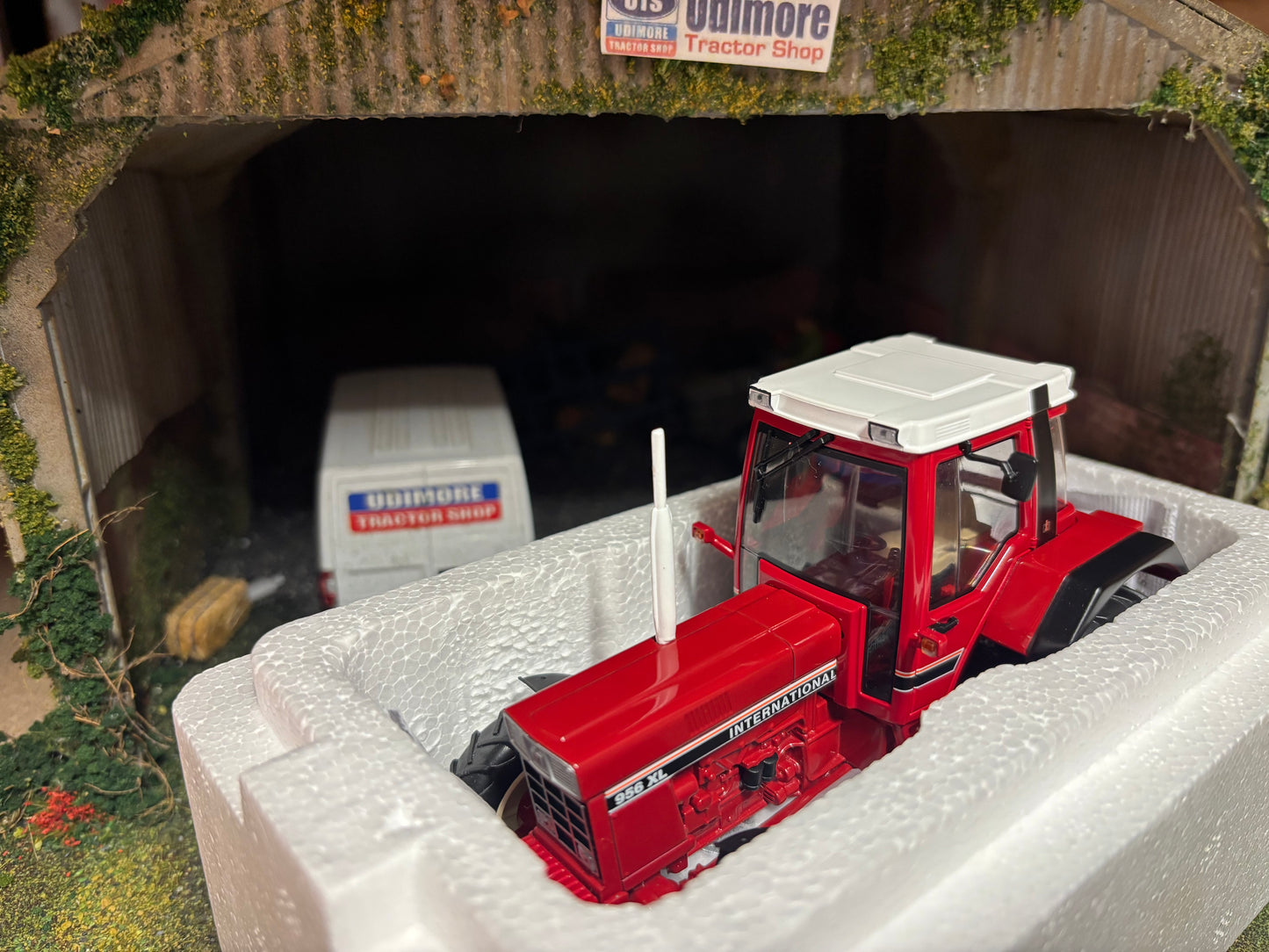 International 956 XL tractor 1:32 scale Schuco New and boxed