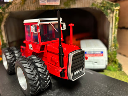 Limited Edition Universal Hobbies Massey Ferguson 1200 Tractor DUALS BOXED 1:32 scale UH6700