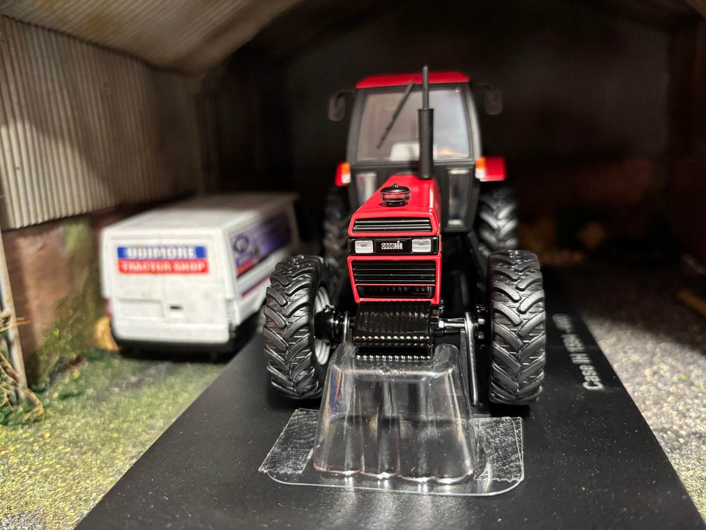 Universal Hobbies CASE International 1594 4wd Hydra shift Tractor BOXED 1:32 scale UH6758