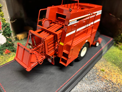 Fiatagri 4700 Heeston Baler Limited Edition 1:32 scale VKA Models