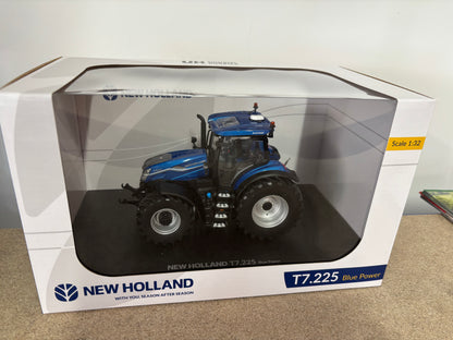 Universal Hobbies New Holland T7.225 BLUE POWER Tractor BOXED 1:32 scale UH7201
