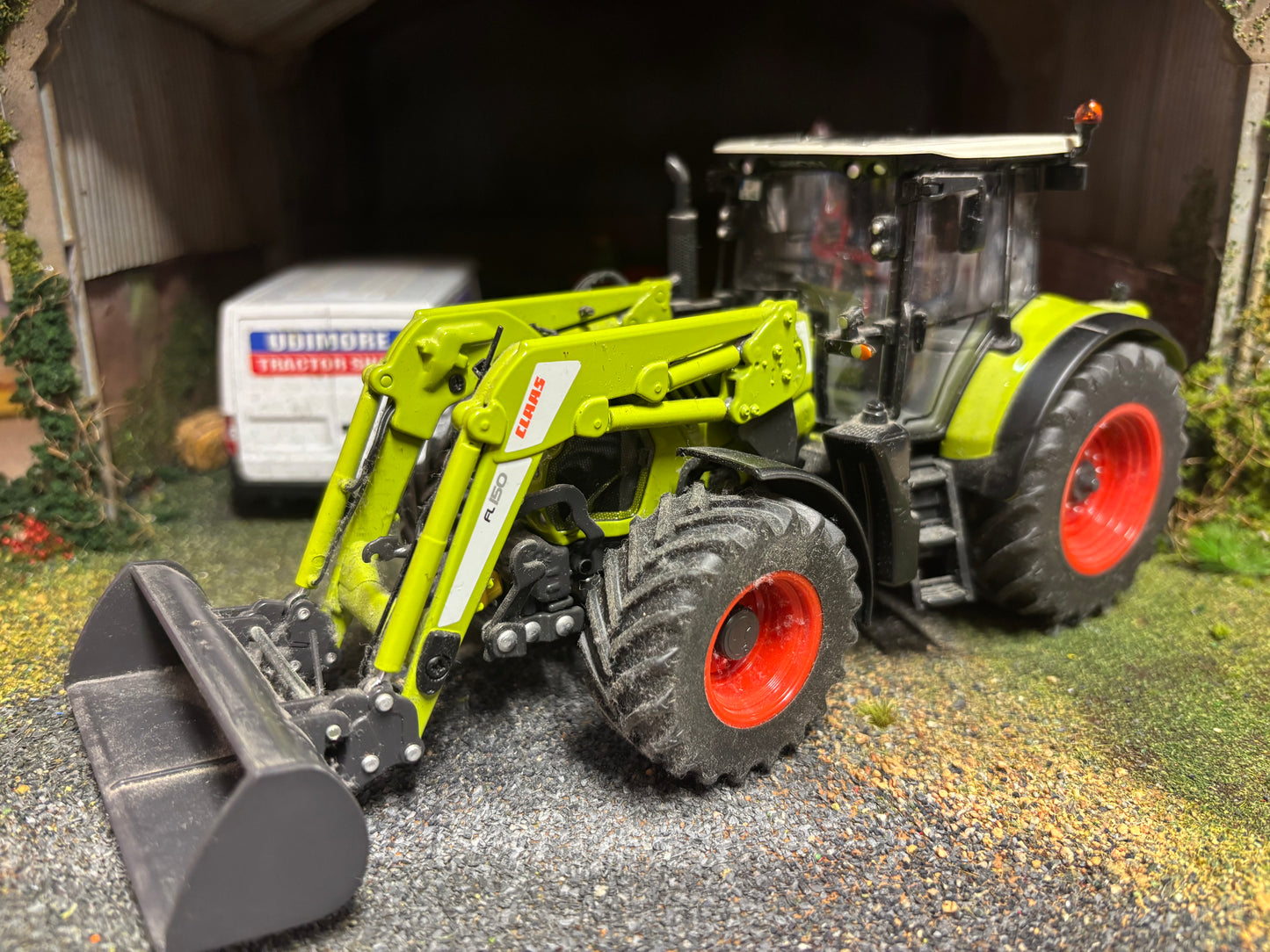 RARE Wiking Claas Arion 640 tractor with FL150 front loader 1:32 scale Boxed OBSOLETE