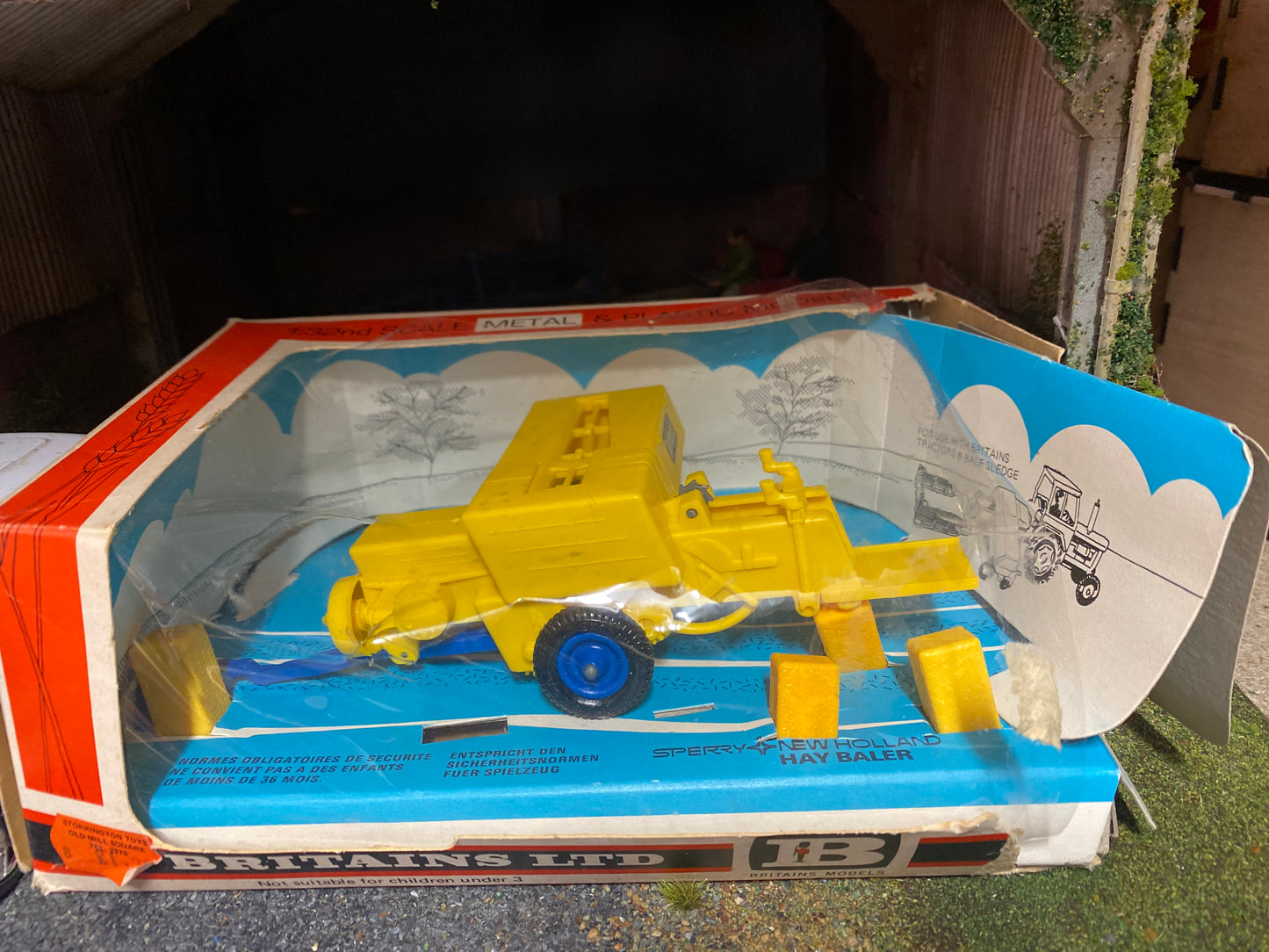 9556 Vintage Britains Bamford New Holland Baler 1:32 scale obsolete