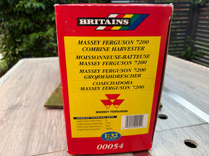 00054 Britains Massey Ferguson 7200 Combine Harvester 1:32 Scale Boxed Obsolete