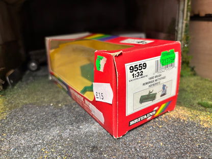 9559 Vintage Britains Yard Brush 1:32 scale boxed obsolete (missing dairyman)