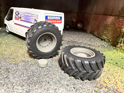 04271 G pair of 4wd Tractor Front wheels 47mm x 20mm  Artisan32 farm machinery 1:32 scale