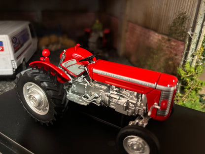 6395 Universal Hobbies Massey Ferguson 65 mk 2 tractor BOXED 1:32 scale NEW
