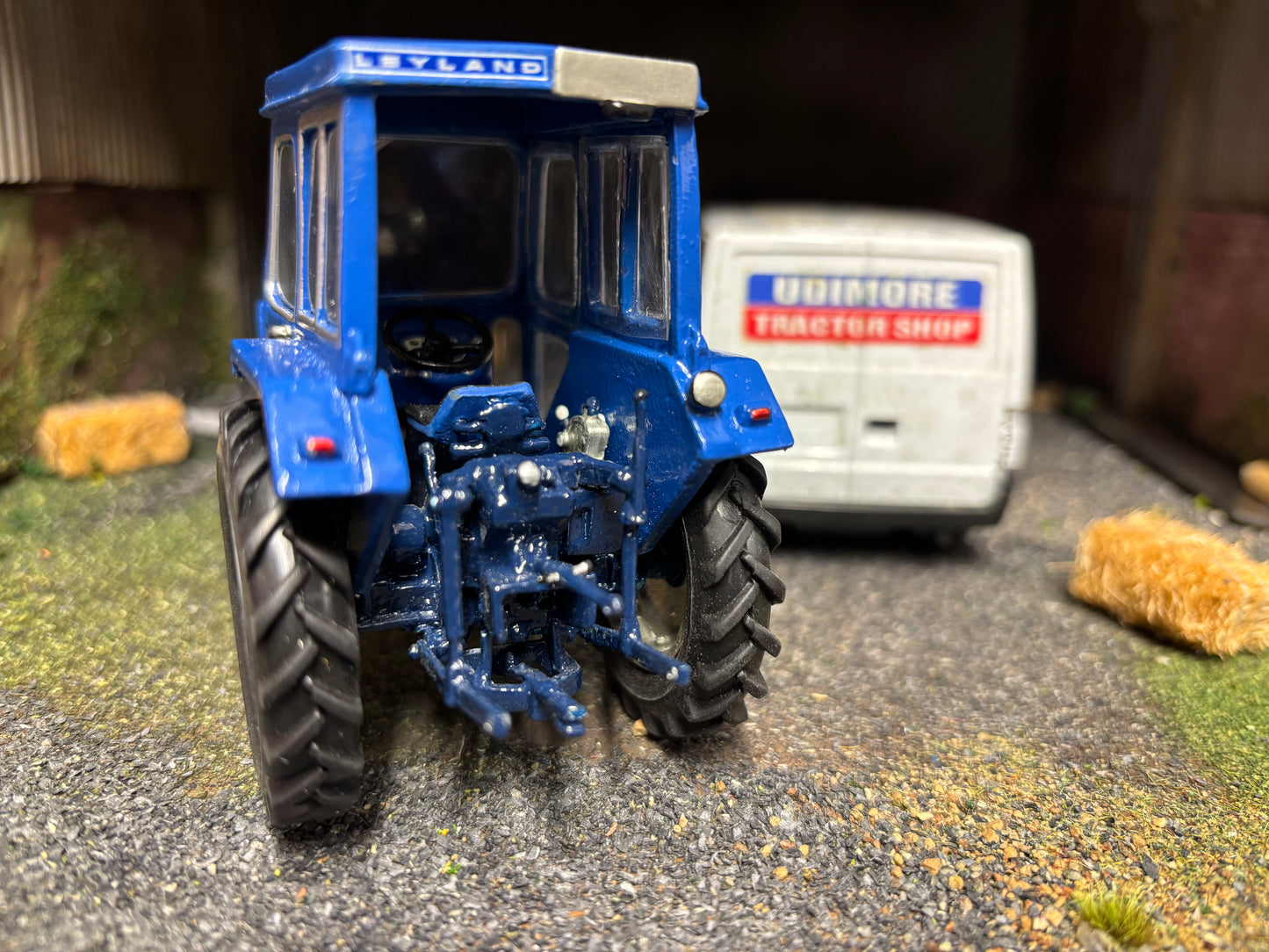 1971 Leyland 384 Tractor White metal 1:32 scale boxed