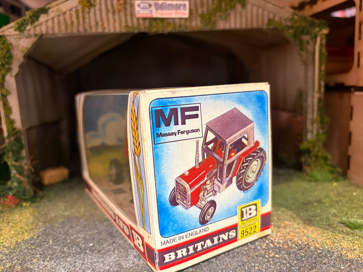 Vintage Britains Massey Ferguson 595 Tractor 9522 Original Straw Box Obsolete 1:32 Scale First Version (1976–1979)