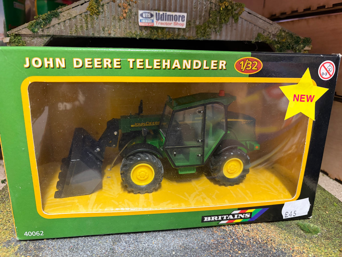 Britains 40062 John Deere 3200 Telehandler 2002 Version 1:32 – Dealer Box Obsolete