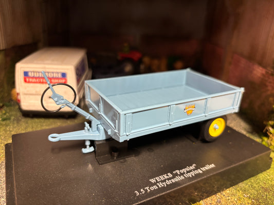 6215 Universal Hobbies Weeks Trailer 1:32 scale DEALER box