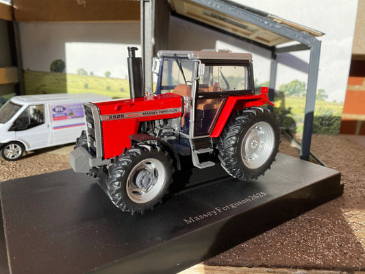 6350 Universal Hobbies Massey Ferguson 2625 tractor BOXED 1:32 scale Image