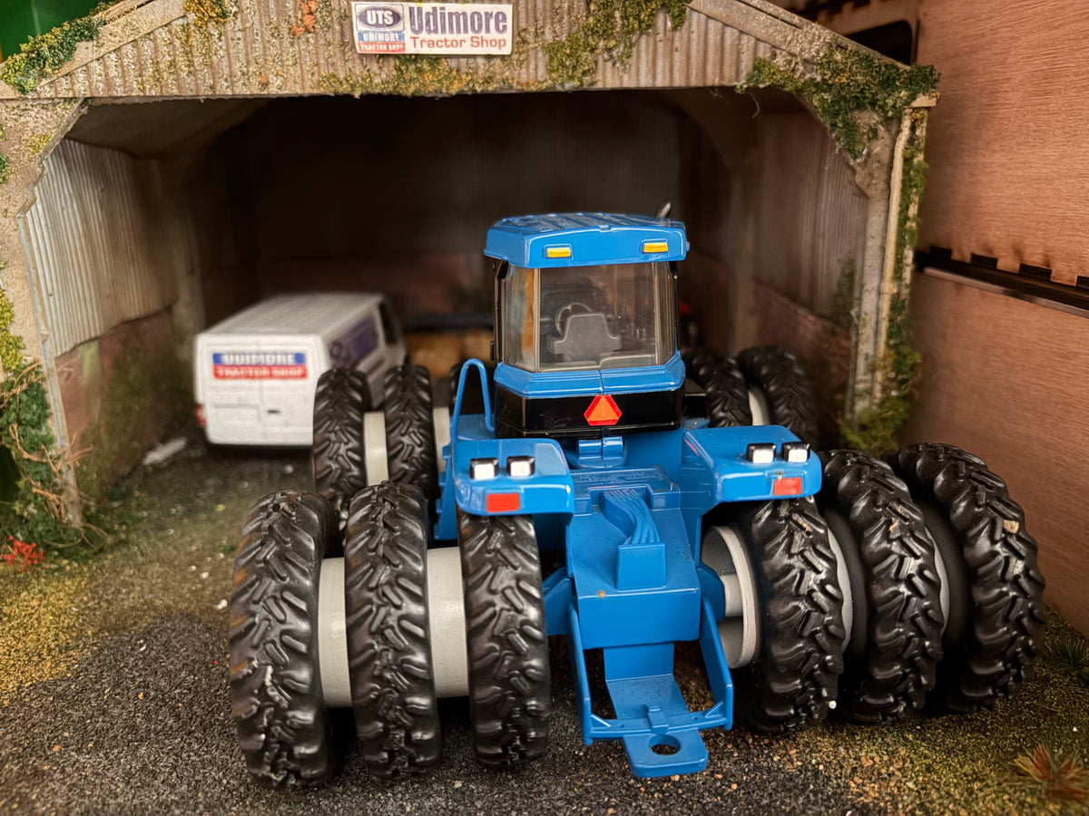 RARE ERTL New Holland 9882 4WD Tractor Triple Wheels Collector's Edition – 1:32 Scale Boxed