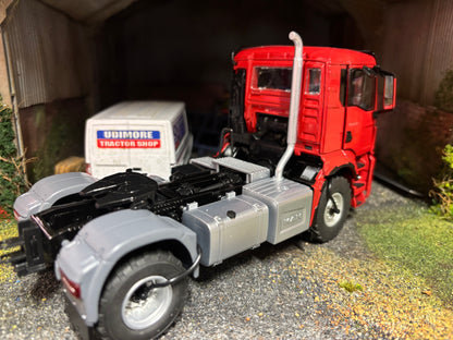 Wiking MAN TGS 18.510 4 x 4 2 axle Truck Lorry RED 1:32 scale Boxed