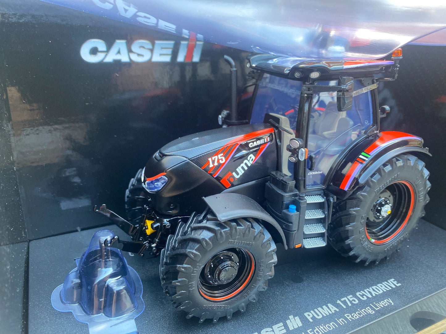 6673 Universal Hobbies CASE IH Puma 175 CVX Racing Agritechnica limited edition BOXED 1:32 scale Image 2