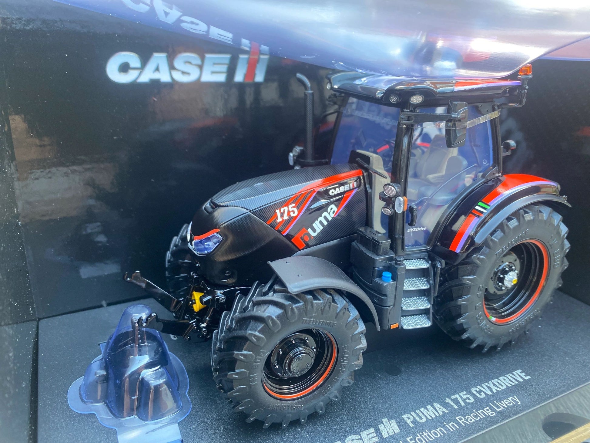 6673 Universal Hobbies CASE IH Puma 175 CVX Racing Agritechnica limited edition BOXED 1:32 scale Image 2