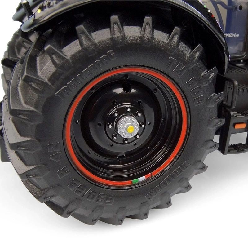 6673 Universal Hobbies CASE IH Puma 175 CVX Racing Agritechnica limited edition BOXED 1:32 scale Image 3