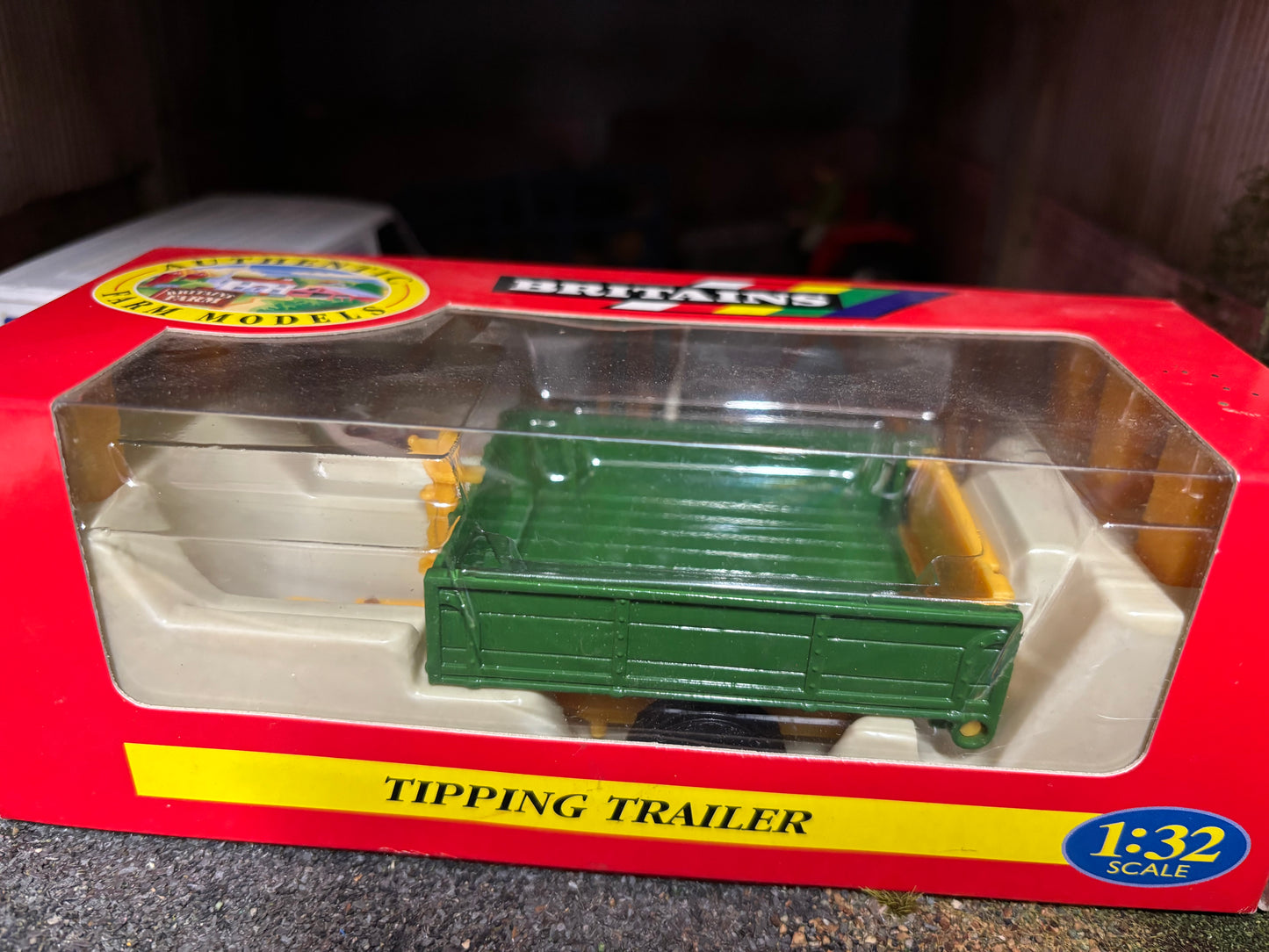 9565 Vintage Britains tipping Trailer 1:32 scale obsolete