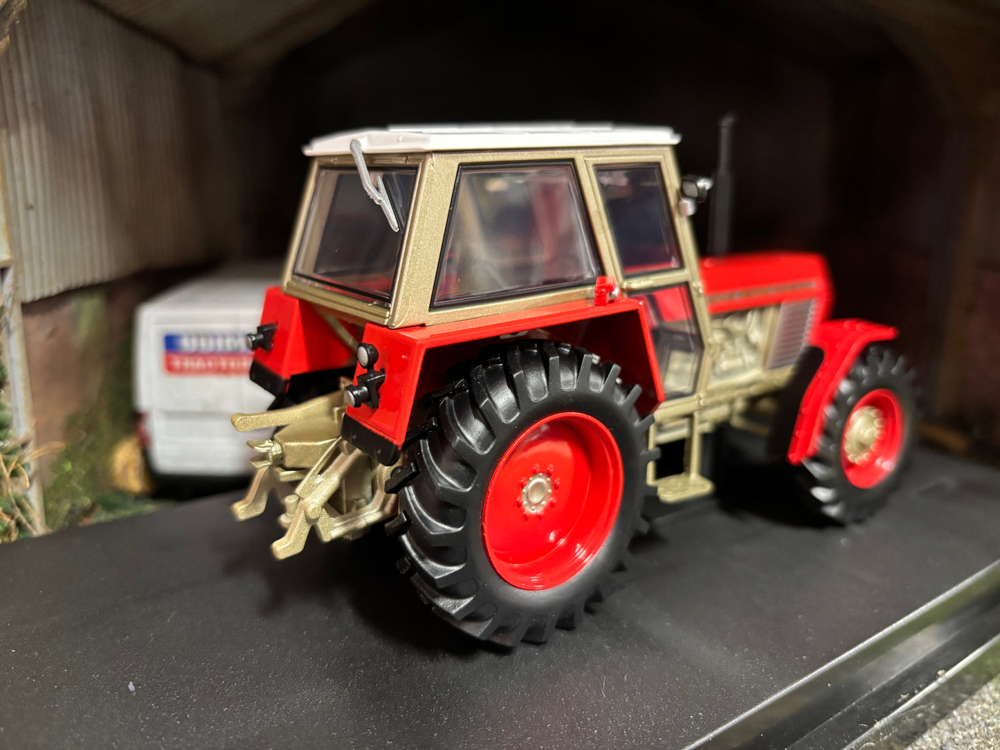 Limited Edition Universal Hobbies Zetor Crystal 12045 Gen 1 Tractor BOXED 1:32 scale UH6878