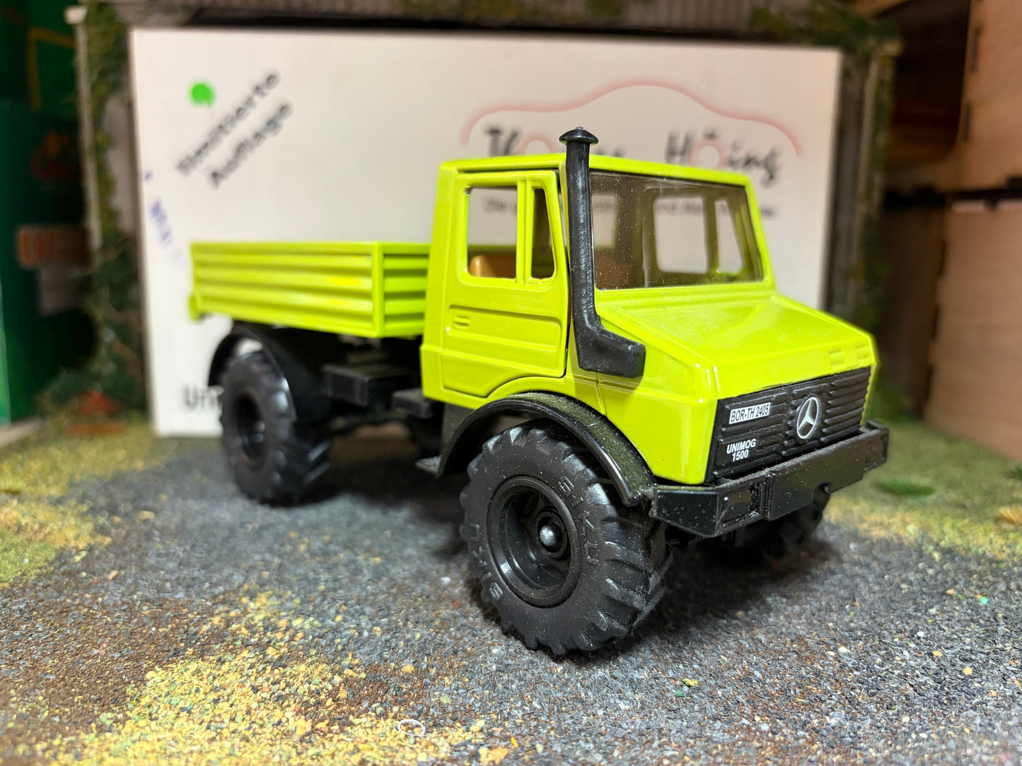 Limited Edition Thomas Höing Mercedes-Benz Green Unimog U1500 SIKU 1:32 Scale Boxed