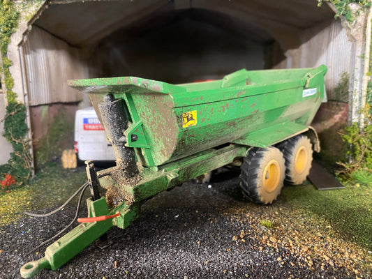 Weathered John Deere tipping Trailer conversion 1:32 scale BOXED