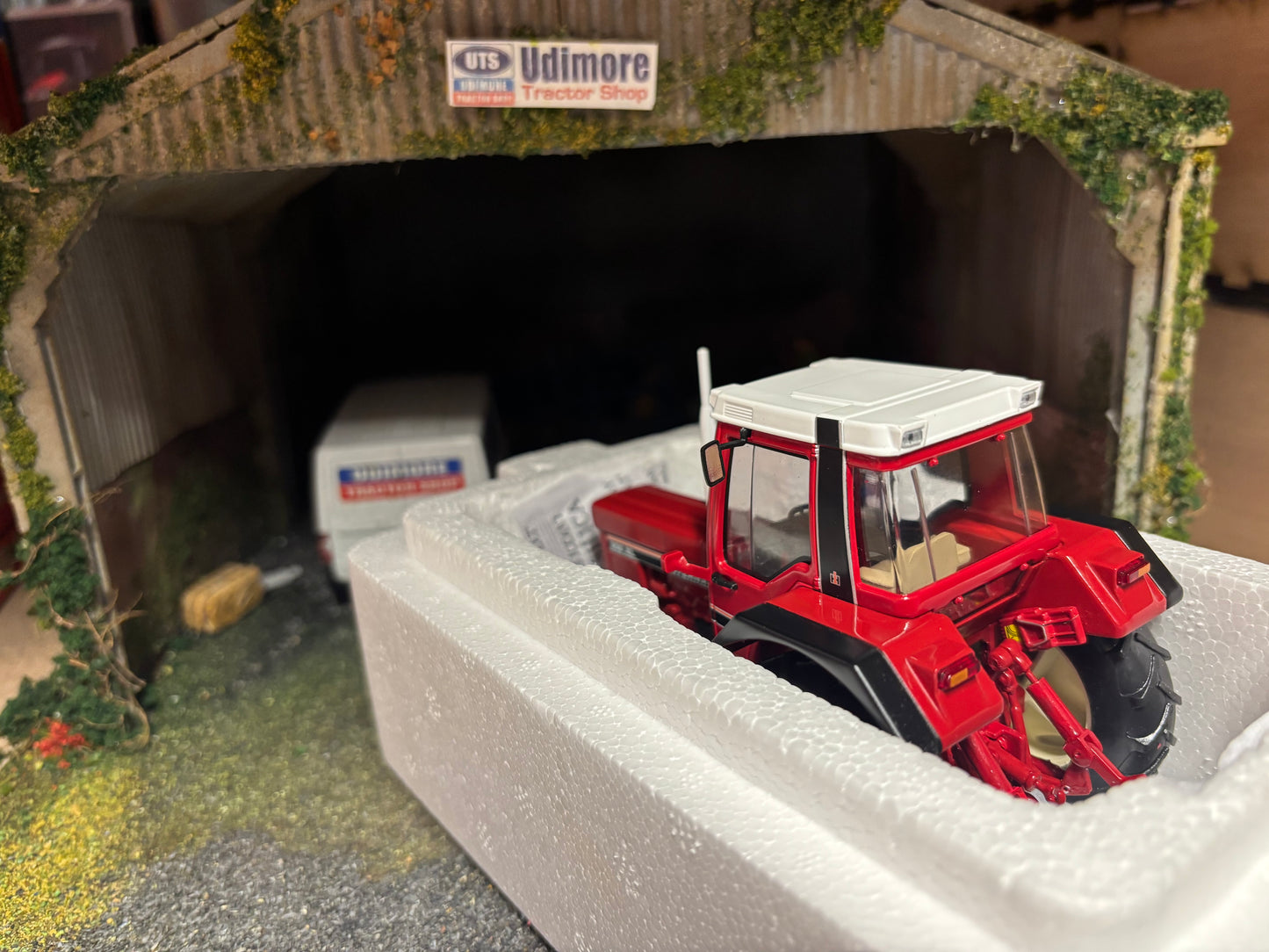 International 956 XL tractor 1:32 scale Schuco New and boxed