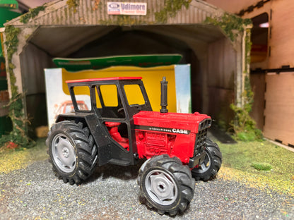Lonestar Farmers World CASE International Tractor 1:32 scale boxed