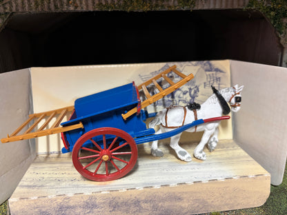 9499 Vintage Britains Tumbrel Cart with horse 1:32 scale obsolete