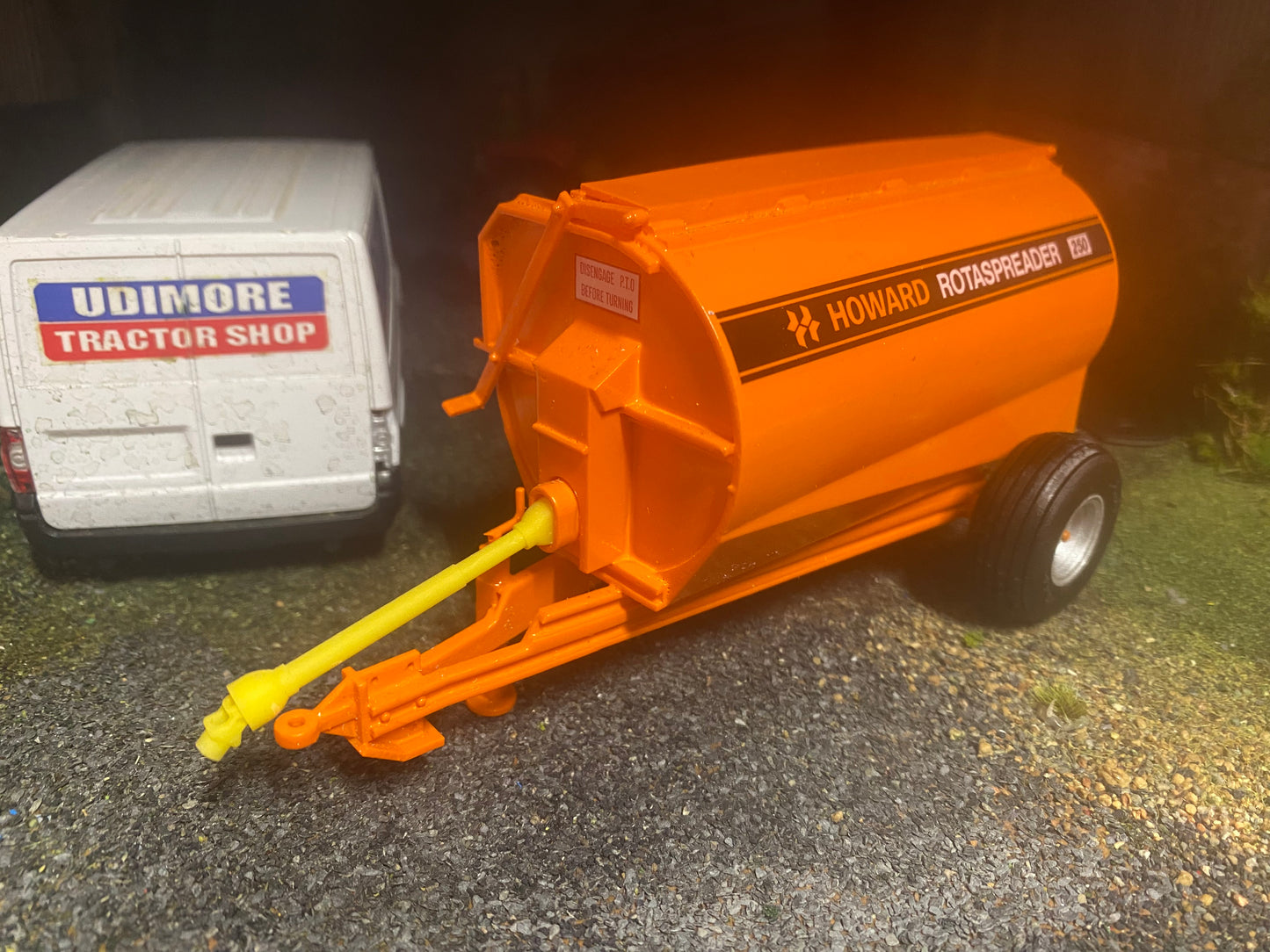 Scratch built Howard 250 mk 2  Rotaspreader scale 1:32 scale 2nd VERSION Manure muck