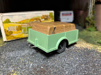 2041 Vintage Britains Clockwork Trailer 1:32 scale obsolete Still works