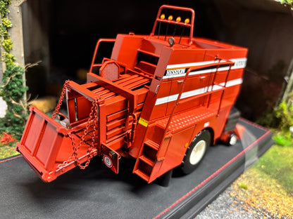 Fiatagri 4700 Heeston Baler Limited Edition 1:32 scale VKA Models