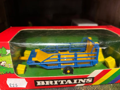 Vintage Britains Bale Sledge 1:32 scale  Obsolete 9557