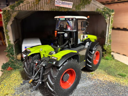 Wiking Claas Xerion 4500 tractor 1:32 scale Boxed Reversible cab