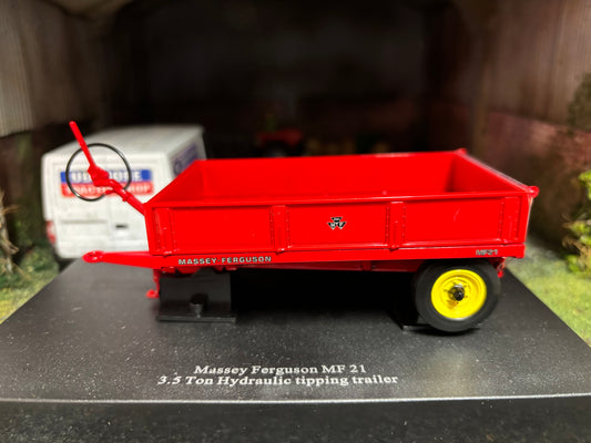 6241 Universal Hobbies Massey Ferguson MF21 Trailer 1:32 scale DEALER box